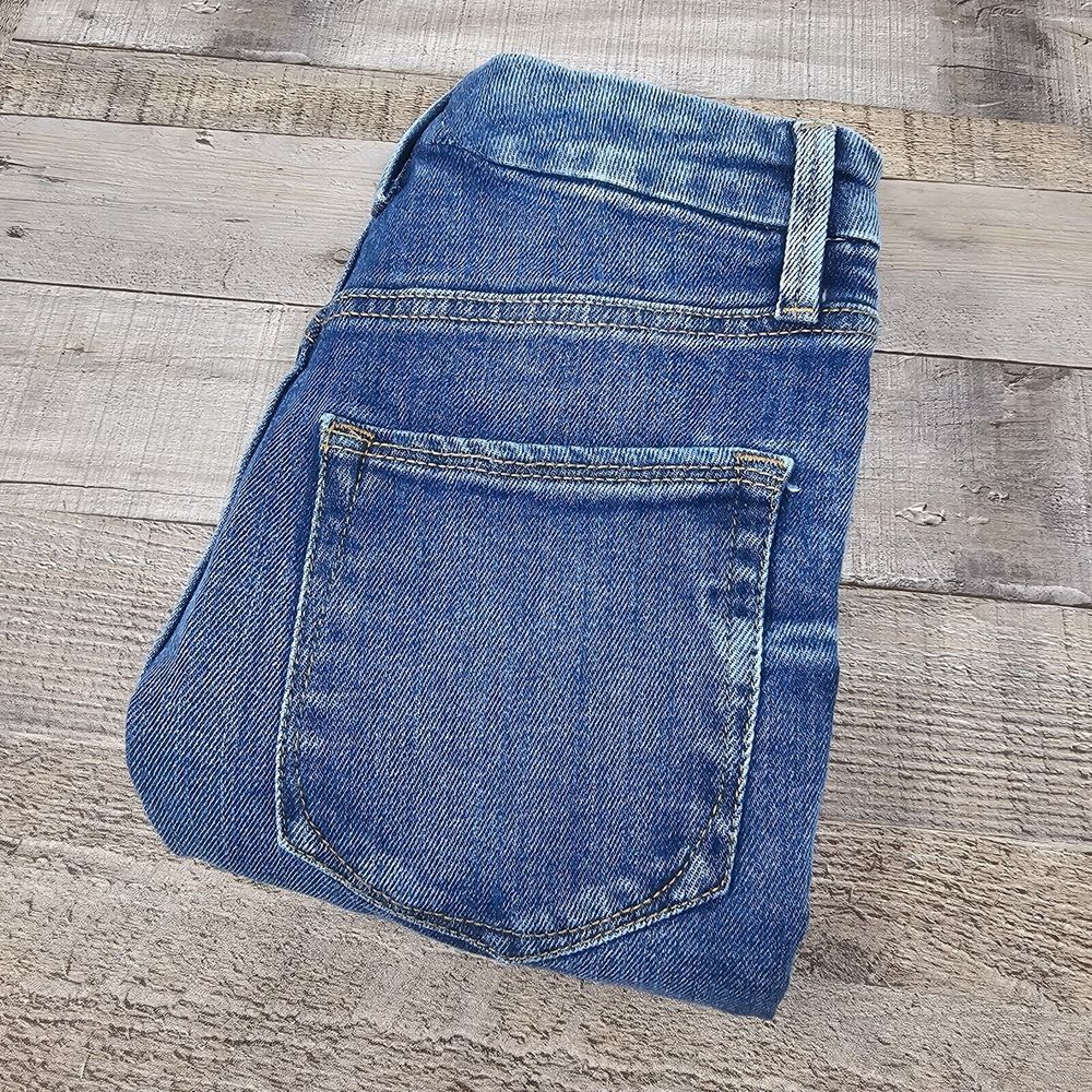 Good American Women’s Straight Leg Jeans - Blue Denim